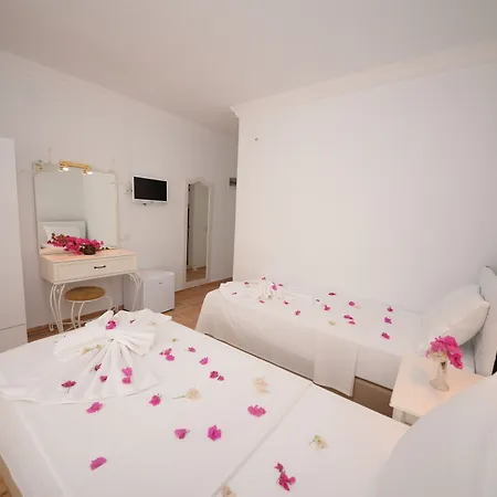 Neruda Hotel 3*