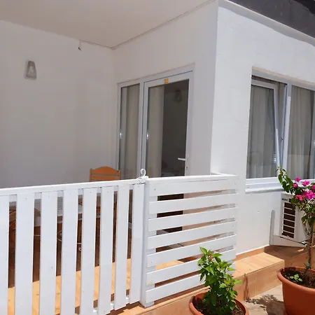 Neruda Hotel 3*